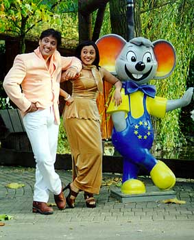 Govinda and Rani Mukherjee in Hadh Kar Di Aapne