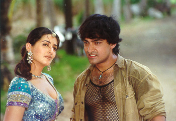 Twinkle Khanna and Aamir Khan in Mela