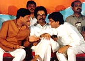 Raj Thackeray with BJP Leader Pramod Mahajan